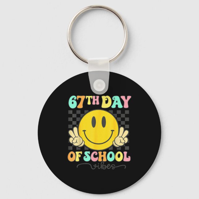 67th Day Of School Vibes Groovy Smile Face 67 Six  Nyckelring (Framsida)