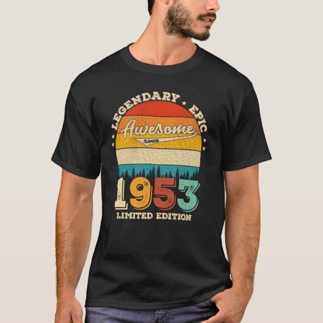 69 Year Old Awesome Since 1953 69th Birthday Gift T Shirt (Framsida)