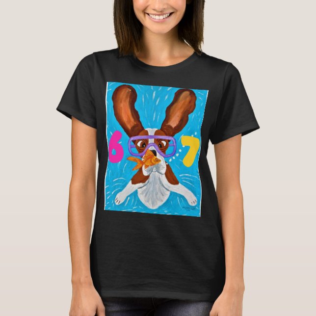 6 7 Basset Hound Underwater with fish shirt T Shirt (Framsida)