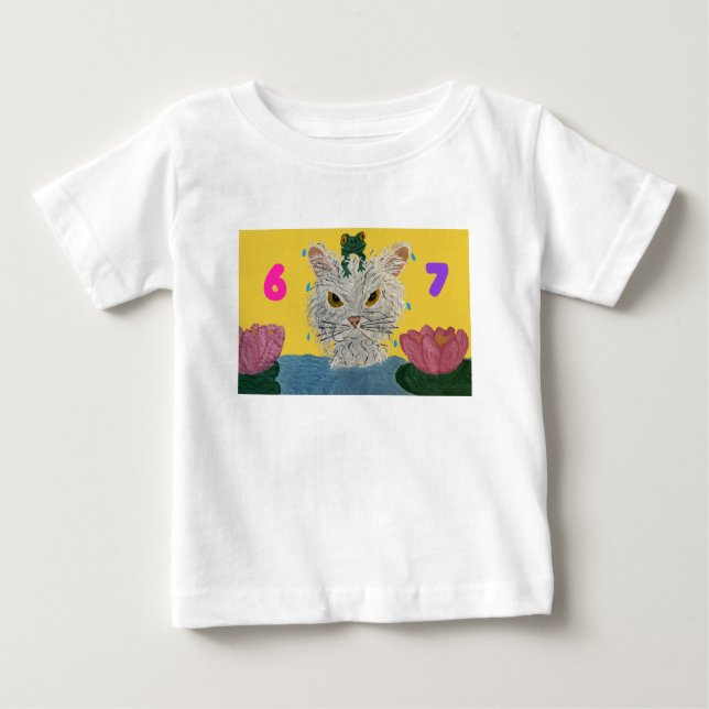 6 7 Mad Cat with frog on its head T Shirt (Framsida)