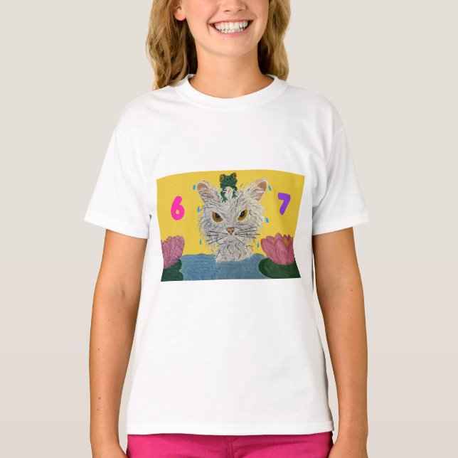 6 7 Mad Cat with frog on its head T Shirt (Framsida)