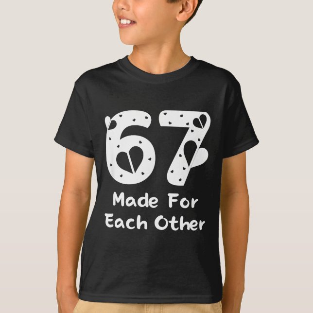 6 7 Made For Each Other, Red 67 Christmas Couple V T Shirt (Framsida)