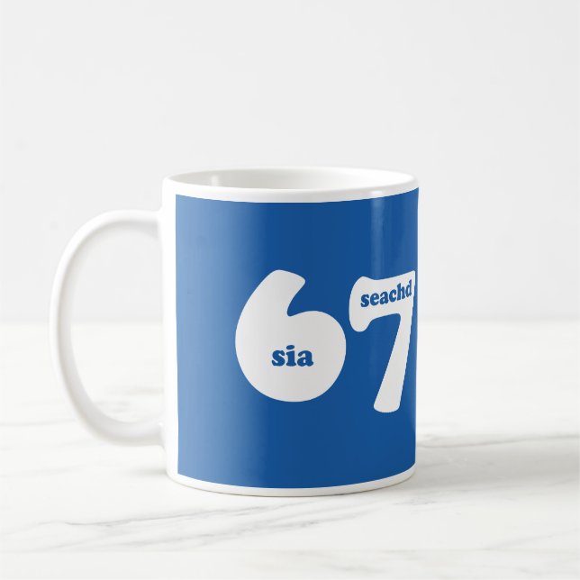 6 7 med gaeliska siffran 6 sia och 7 seachd  kaffemugg (Vänster)