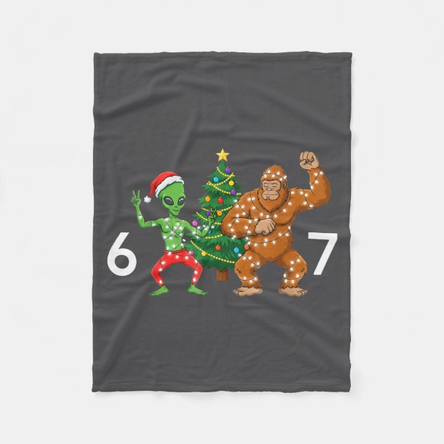 6 7 Meme Christmas Alien Sasquatch Six Seven Fun  Fleecefilt (Framsidan)