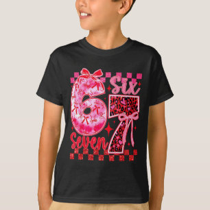 6 7 Six Seven Meme Coquette Båge Leopard Hjärtan V T Shirt