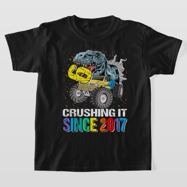 6 Krossning sedan 2017 av Monster Lastbil Dinosaur T Shirt (Laydown)