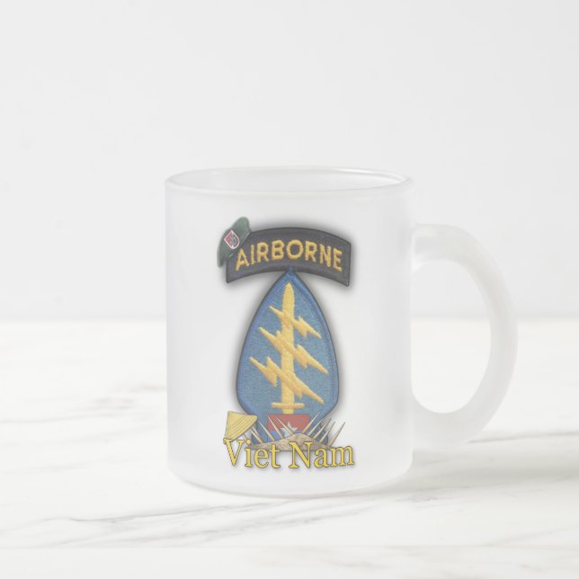 6e grönt- berets; sfg- vietnamvärden från Mugg (Höger)