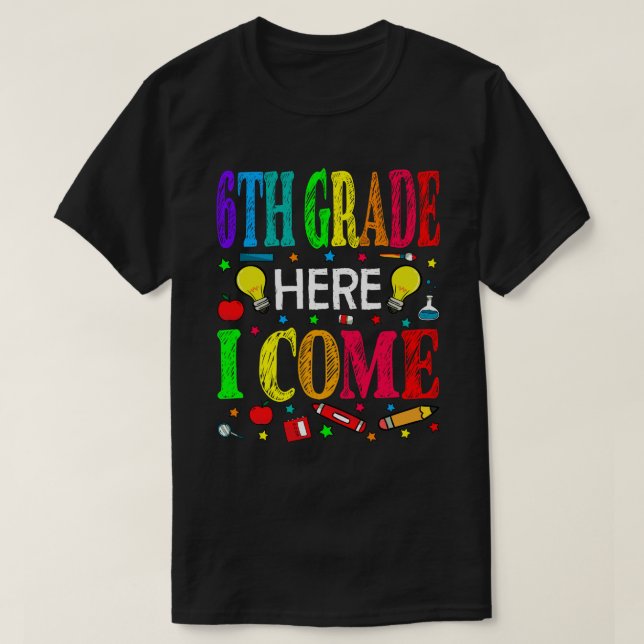 6e Klass här i Kom Back to school T Shirt (Design framsida)