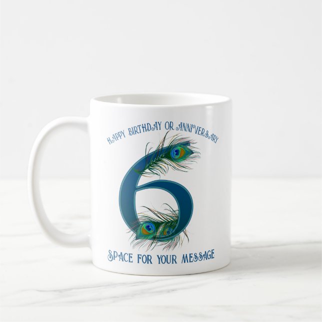 6th Anniversary Peacock Feather Customizable Kaffemugg (Vänster)
