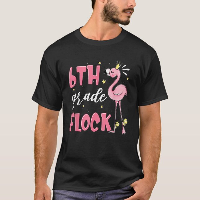 6th Grade Flock Flamingo Back To School Girls T Shirt (Framsida)