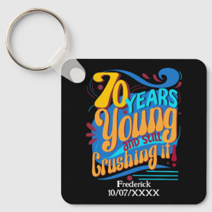 70 år krockar fortfarande, Vintagen Retro Birthday Nyckelring