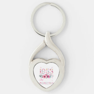 70-årig gåva 1953 Blommigt 70:e födelsedagsgåva Twisted Heart Silverfärgad Nyckelring