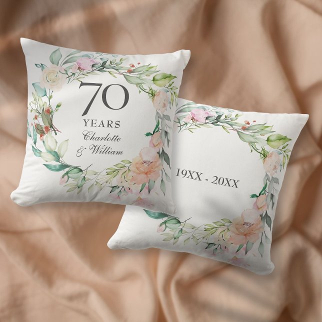 70-års platina bröllopsdag Rosor Blommig Kudde (70th Platinum Wedding Anniversary Roses Floral Throw Pillow)