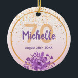 70-årsdagen ro guld lila blommigt namn julgransprydnad keramik<br><div class="desc">Glamorös med elegant och modern ro guld,   gradientbakgrund för rosa under 70 år. Med faux guld ram och ultraviolett och lila färgad vattenfärgade blommor och guldkonetti regn. Mallar för namn,  ålder och datum,  lila och gyllene färgad brev. Perfekt som gåva,  tjänst eller keepsaké.</div>