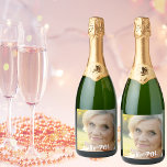70-årsfoto hej 70 kvinnor<br><div class="desc">Mall för fotot. Vit textövertäckning: Hej 70! Ett märke för en 70:e födelsedagsfest till henne,  kvinnor.</div>