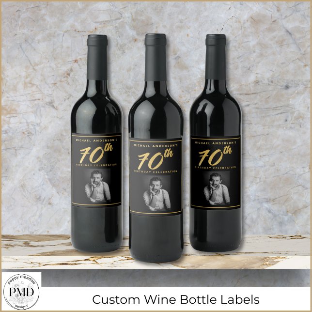 70:e födelsedag Elegant Foto Black Guld Vin-etiket Vinflaska Etikett (70th Birthday Elegant Photo Black and Gold Wine Label with Faux Gold Leaf, Name.)