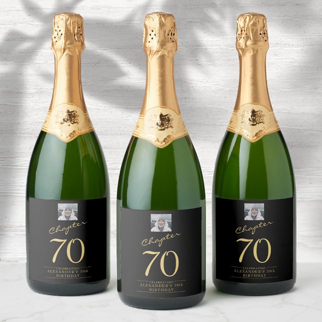 70:e födelsedag med svart Guld-foto (Chapter 70. Personalized 70th birthday sparkling wine labels with name age and photo.)