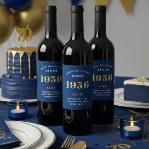 70:e födelsedag Namn 1956 Chic för Eleganten Blått Vinflaska Etikett