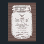 70:e födelsedagen Picnic Party Rustic Mason Burk Inbjudningar<br><div class="desc">70:e födelsedagen Inbjudan till Picnic Party Rustic Mason Burk. Coola land-stil-tävlingsinbjudningar till underbaren för BBQ också! Känn en bild av en Mason burk på brun bakgrund. Lägg bara till din information om firande. Den här inbjudan är designad av superdazzle.com</div>