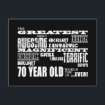 70:e Födelsedagsfesten Underbarare 70-åring Inbjudan Vykort<br><div class="desc">"Världens underbarare, mest fantastiska, fantastiska fantastisk, fantastiska, fantastiska toppen, fantastiska 70-åring... ..någonsin!" är en coola modern gåva till roligt som älskar 70-åringar: i öga fångas en kombination av alltid modernt svart och klassisk snyggt vit i en stads rock and roll-attitut av typsnitt och mer typsnitt. Denna höftliga, ursprungliga designergåva är...</div>