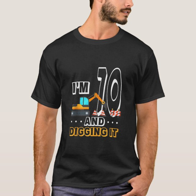70:e Födelsedagsfestens grävmaskin I är 70 år gamm T Shirt (Framsida)