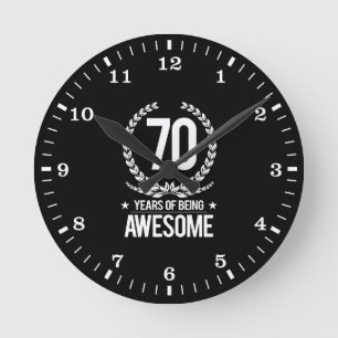 70th Födelsedag (70 år av att vara enorma) Rund Klocka