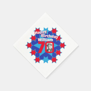 70th födelsedagfoto och kända röda pappersservett