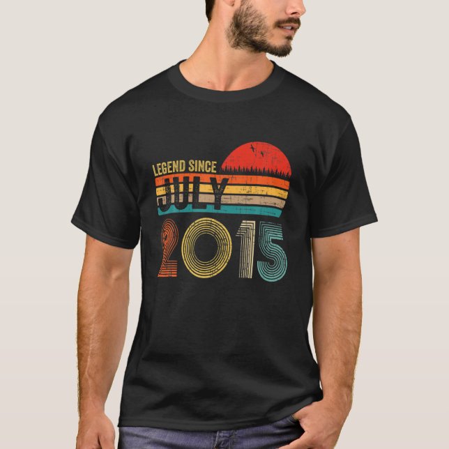 7 års ålder Retro Birthday ger sedan juli T Shirt (Framsida)