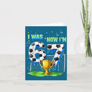 7-års födelsedagsbarn rolig fotboll jag är 6 nu är kort
