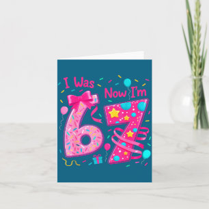 7-års födelsedagsflicka jag är 6 nu är jag 7 år ga kort