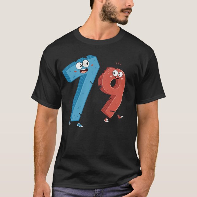 7 ate (8) 9 Funny Math T Shirt (Framsida)