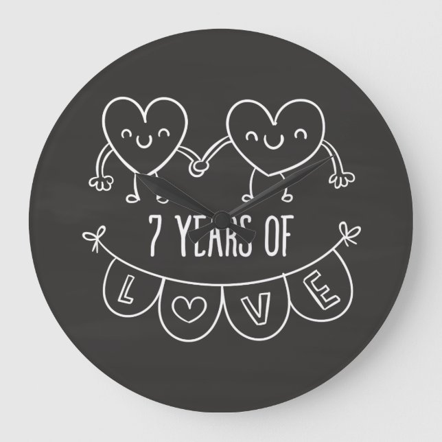 7:e-årsdagen Gift Chalk Hearts Stor Klocka (Framsida)