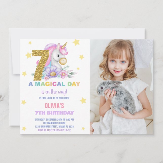7:e Blommigt Unicorn Birthday-inbjudningar med fot Inbjudningar (Framsida)