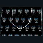 7:e Natten Hanukkah Glitter Large Gift Bag<br><div class="desc">Hanukkah 2022 börjar på kvällen Söndag den 18 december och slutar på kvällen måndagen den 26 december</div>