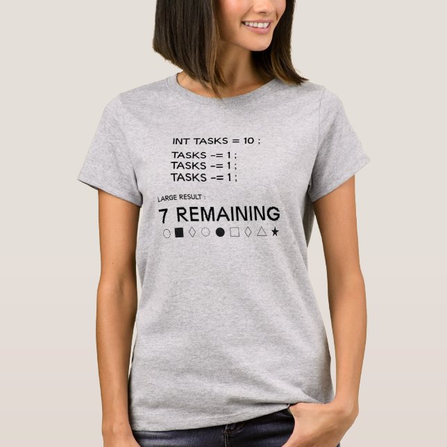 7 uppgifter kvar Rolig programmerare Coding T Shirt (Framsida)