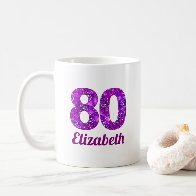 80-årig gåva lila blommor 80-årsdag anpassningsbar kaffemugg (Med munk)