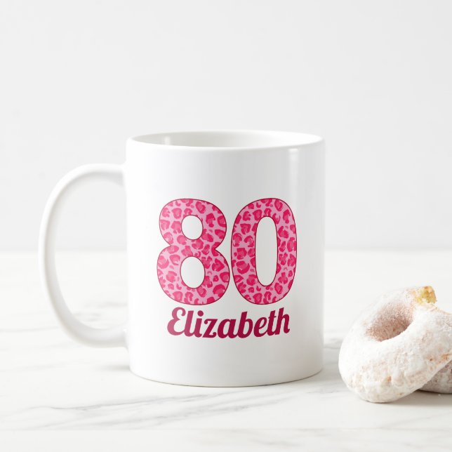 80-årig gåva rosa leopard 80-årsdag anpassningsbar kaffemugg (Med munk)