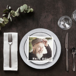 80-årsfotokillar manar pappersservett