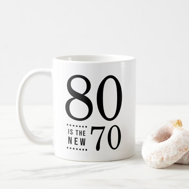 80:e födelsedag svart 80 är de nya 70 kaffemugg (Med munk)