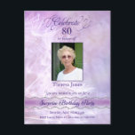 80:e Födelsedagsfest inbjudan-vykort Inbjudan Vykort<br><div class="desc">Vår 80:e Födelsedagsfestens vykort för fotoinbjudan var en överraskningsfull födelsedagsfest för mitt mor när hon blev 80 år gammal. Den åttonde födelsedag som inbjuds har en vacker, lätt pastellbakgrund med en vit silhuett av dandelionblommor. Den kalligrafi som utfördes på en djup lila glitter och har en handskrift som tittar på...</div>