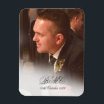 80:e manliga födelsedag - foto med enkel Elegant Magnet<br><div class="desc">En enkel design med en mall för fotot. En manlig födelsedagskalender. En enkel födelsedagskalender med elegant som du enkelt kan ändra för att anpassa din födelsedag. En roligtens födelsedagsmoment. Personlig födelsedag stationär från Chessies Bra Design.</div>