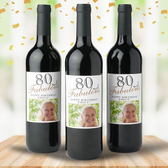 80 och Fabulous Elegant Script Photo 80 Birthday Vinflaska Etikett (Skapare uppladdad)