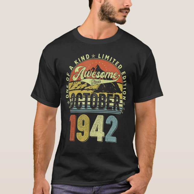 80 Year Old Awesome Since October 1942 80th Birthd T Shirt (Framsida)