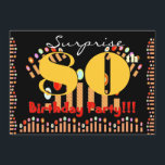 80th SURPRISE Födelsedagsfest CandlesTemplate Inbjudningar<br><div class="desc">Den här contemporaryn är utformad med sina ljussken och ett stort födelseår och är en roligt till inbjudan till ett SURPRISE-födelsedagsfirande. Text på inbjudningens baksida är helt anpassade - På framsidan kan du lägga till födelseår. Du kan experimentera med olika papprare typer genom att klicka på fliken "Inbjudningsalternativ" i det...</div>