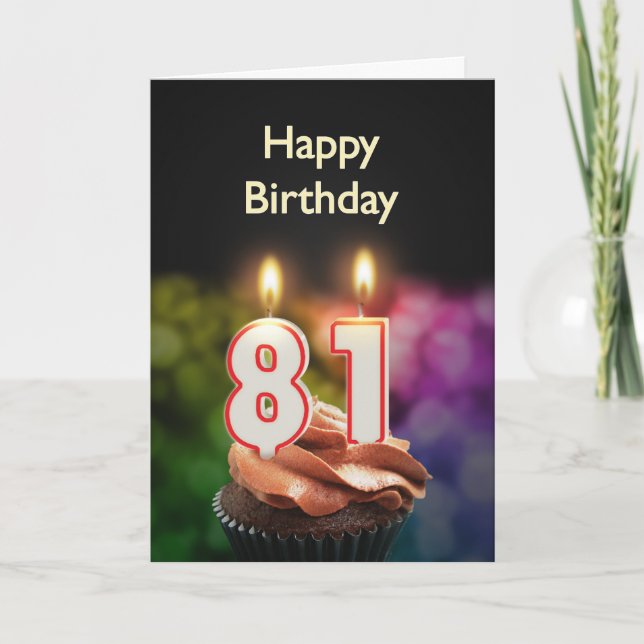 81:a födelsedagen med tårta och ljus kort (Framsida)