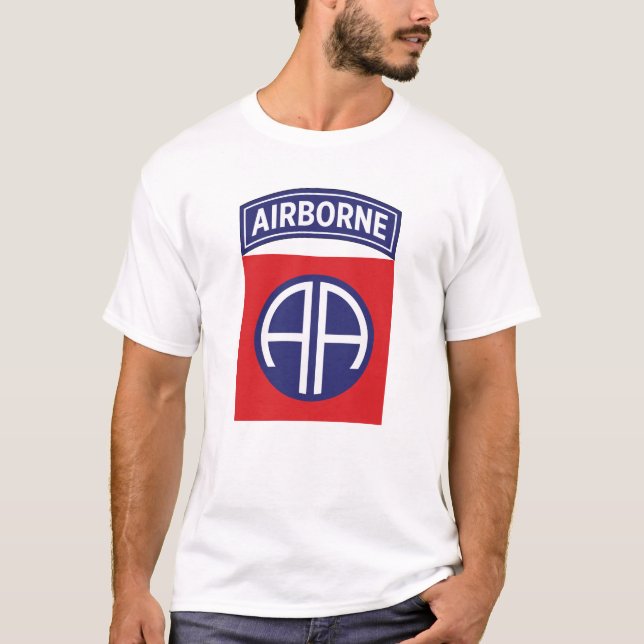 82:a Airborne Division All American Service Badge T Shirt (Framsida)