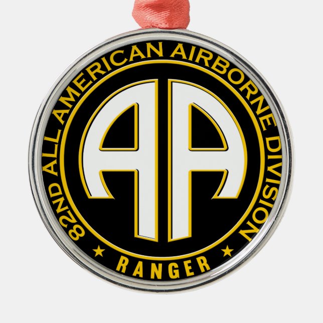 82:a alla amerikanska flygburna Avslappnader för S Julgransprydnad Metall (Framsidan)