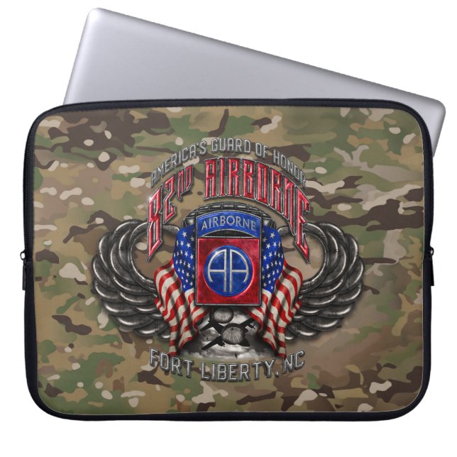 82:a flygburen Camo 15-tums Laptop sleeve (Framsidan)
