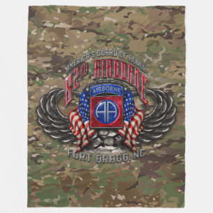 82:a flygburen Ft. Bragg Camo Fleecefilt