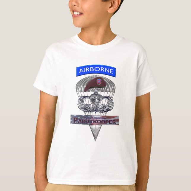82:a flygburna högre Jumper med amerikansk Flagga T Shirt (Framsida)